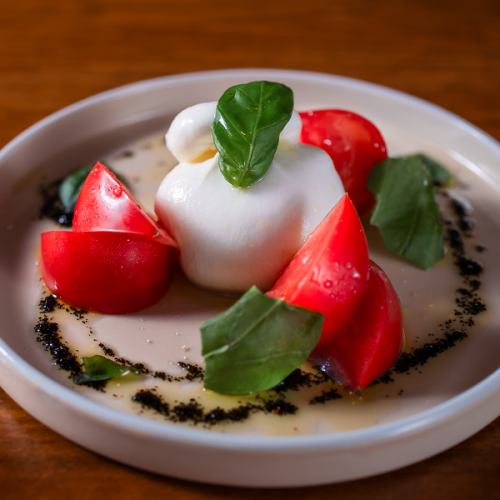 ブラータチーズとフルーツトマト