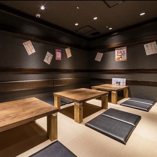 《Tatami Seat》This is a tatami room seat that can be reserved for up to 12 people.It can be used for company banquets and meals with friends.