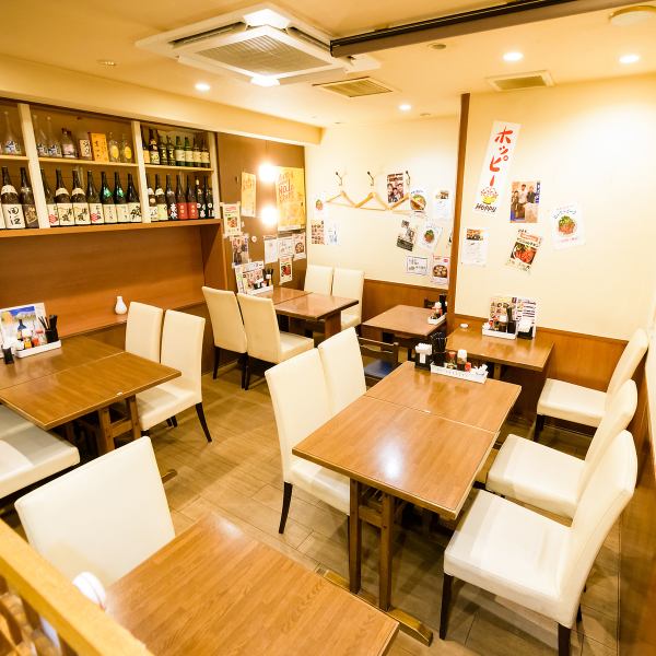 The 1st floor has table seats where smoking is allowed, and the 2nd floor has sunken kotatsu seats where the layout can be changed.The horigotatsu private room can accommodate up to 40 people, making it perfect for company banquets, year-end parties, welcome parties, farewell parties, etc. Please feel free to contact us by phone, as well as online reservations.