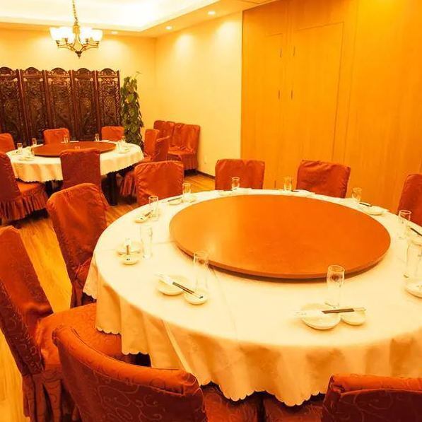 宴会最大65名様まで対応。円卓じゃないお席もございます。