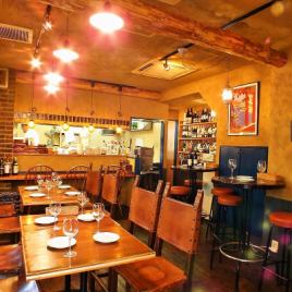 The interior of the restaurant has a calming atmosphere lit by downlights, making it ideal for private gatherings such as birthday parties and anniversaries of loved ones! If you rent the entire restaurant, you can relax without worrying about others.*The entire venue can be rented out for groups of 14 or more.The number of people who can rent the entire venue varies depending on the reservation details, so please feel free to contact us for more details!