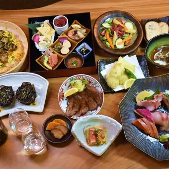 【完全個室,個別盛り確約】職人厳選名物が詰まった満足コース2時間飲み放題付10,000円〈全12品〉