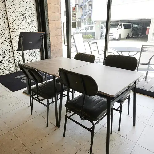 明るく開放的な店内◆お一人様も女子会も大歓迎！