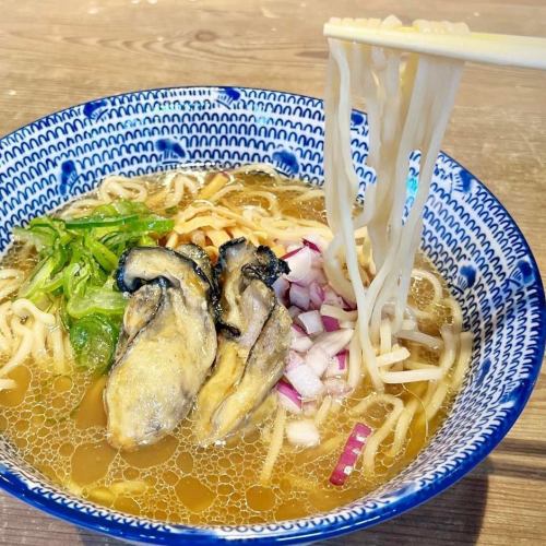 三陸牡蠣らぁ麺(醤油)