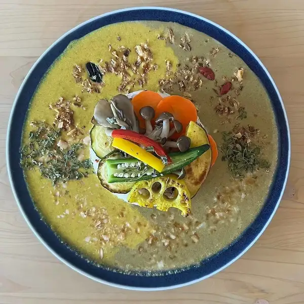 今月の8季のスパイスカレー「新緑のカレー&美肝カレー」