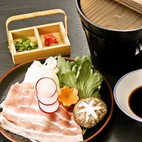 Shabu Shabu of Kagoshima Premium Black Pig is prepared from 1 serving single item ~!