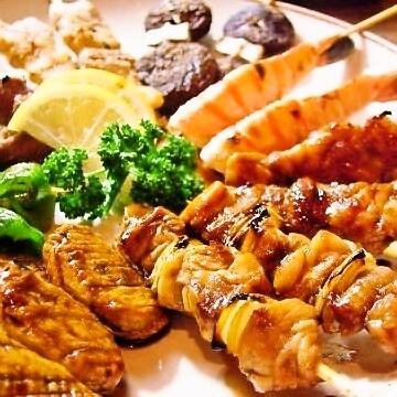 Assorted Yakitori (8 pieces per person) Torimi/Negima/Zuri/Rose/Tsukune/Enoki Bacon and 8 others.From salt and sauce.