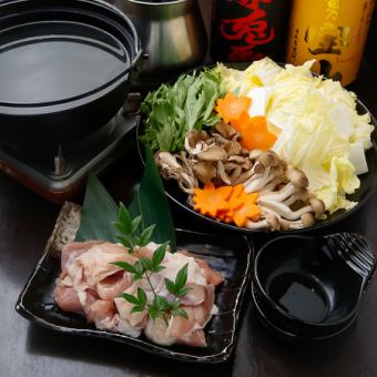 【当日OK♪】季節のサラダ、天ぷら、せせり炭焼き、選べる鍋を含む全8品4000円(税込)