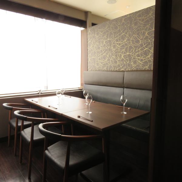 Private rooms are available.It can seat up to 6 people.It can be used for a wide range of purposes such as dinner parties, dinner parties, and anniversaries with family and friends. ◎ We are waiting for your reservation.