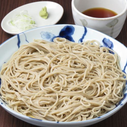 Soba with a dry soup stock that allows you to enjoy the flavor and throat.
