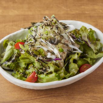 焼き鳥屋の棒棒鶏サラダ