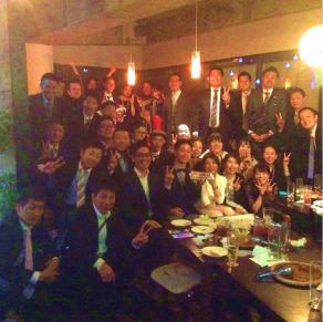 2フロア完全貸切では最大55名までご案内できます！結婚式2次会や各種ご宴会の2次会等お気軽にお問合せ下さい！マイクやプロジェクター等の備品の貸し出しもいたします♪進行表や花束などの依頼もお受けしておりますので、幹事様をしっかりサポートさせて頂きます！