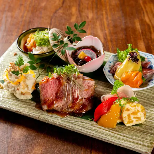 Specialty: Roast Beef with Assorted Appetizers (Serves 2)