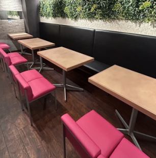 宴会や会食など各種シーンにぴったりのベンチシート席もございます♪