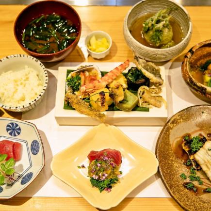 Dinner course [Chef's choice course] Appetizer, sashimi, soup, hassun, etc. 10,000 yen (tax included)