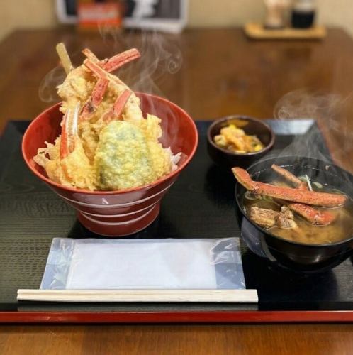 【期間限定ランチ】味三味名物!新鮮な蟹を贅沢に使用した蟹天丼!鉄砲汁おかわり無料◎