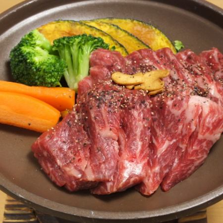 Wagyu beef grilled on ceramic plate