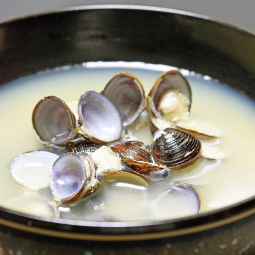 Large bowl of Shijimi clam soup