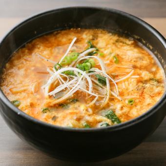 Spicy yukgaejang soup