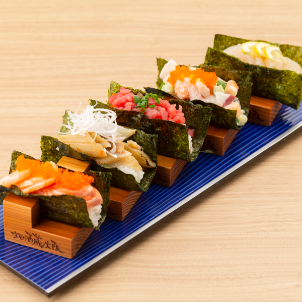 毎日中央卸売市場から取り寄せる新鮮食材。まずは名物の「蔵巻き」を♪