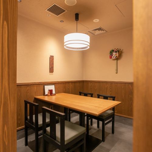 <p>[Private room where you can relax and relax] There is a private room that can accommodate up to 4 people.Seats especially recommended for people with children.Because it is a semi-private room, you can relax and enjoy our specialty soba noodles.</p>