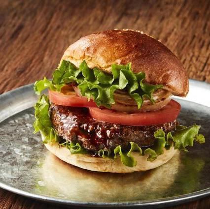 【店名を冠した看板メニュー】Rockaway Burger（ロッカウェイバーガー）979円