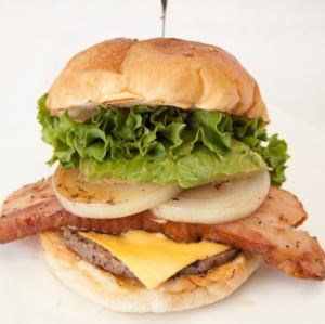 アボカドベーコンビーフバーガー