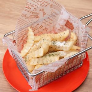 スモーキーガーリックポテトフライ 