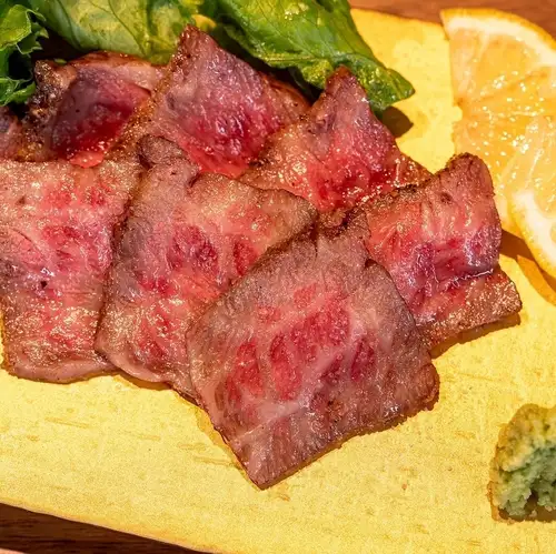 和牛レアステーキ