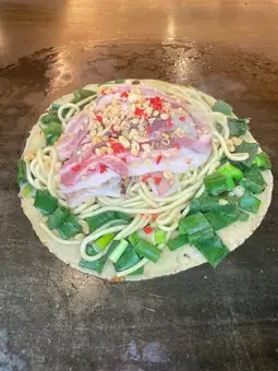 ねぎ焼そばモダン　　ミックス（いか　豚　えび）