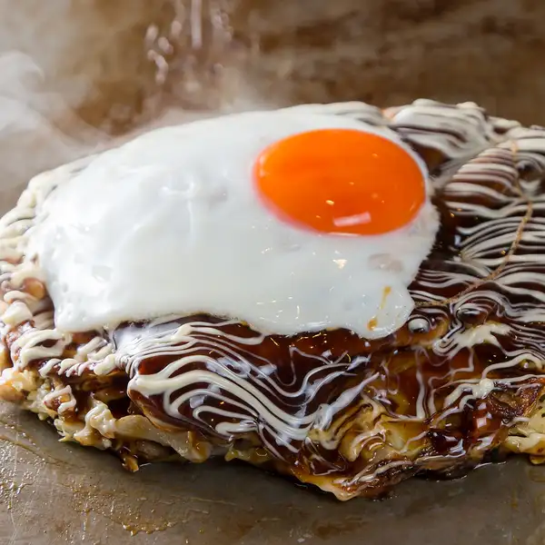 【人気大集合】あじくらやスペシャル（いか・豚・すじ・こんにゃく・赤鶏卵目玉焼き♪