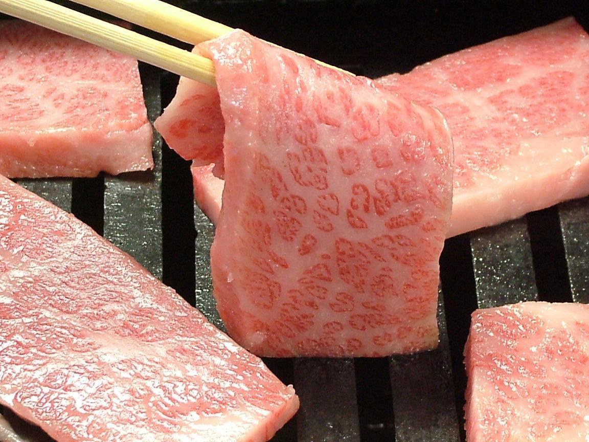 美味的肉和无限畅饮（120分钟[无限畅饮] 1,980日元）