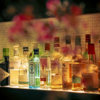 【カウンター×10席】広々とゆとりがあって使いやすいカウンター席を完備！横並びの距離感がちょうど良く、会話を楽しめるお席です◎