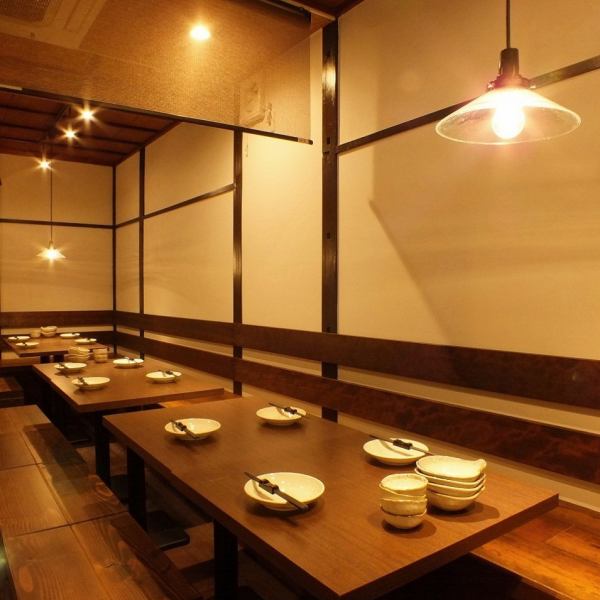 We have spacious seats where you can have a relaxed banquet.We have a variety of seats available for your convenience, including table seats that are easy to use for casual meals in small groups, and horigotatsu seats where you can take off your shoes and relax.