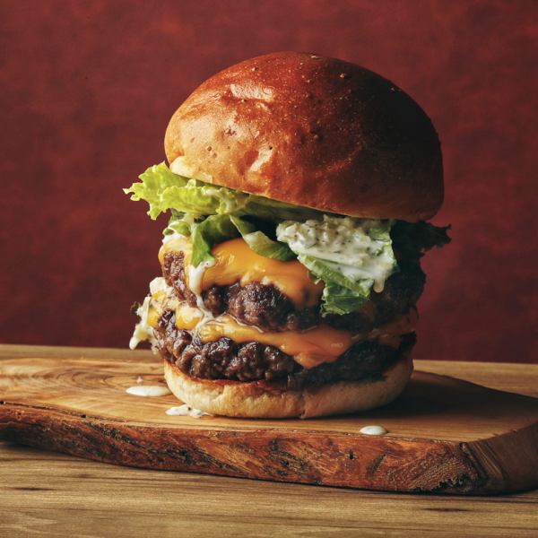 ビーフ100％　極厚ビーフパテのチーズバーガー