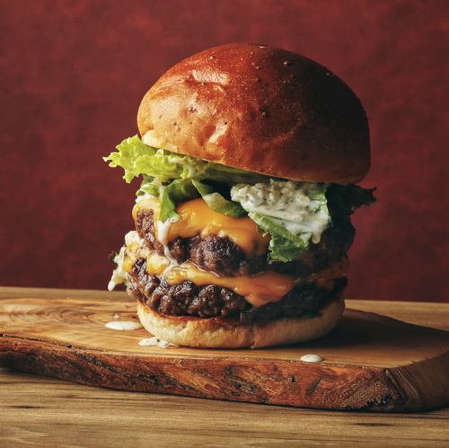 ビーフ100％　極厚ビーフパテのチーズバーガー