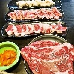 [One Pound Steak Set] A great value set of 5 items including 450g steak for 6,270 yen