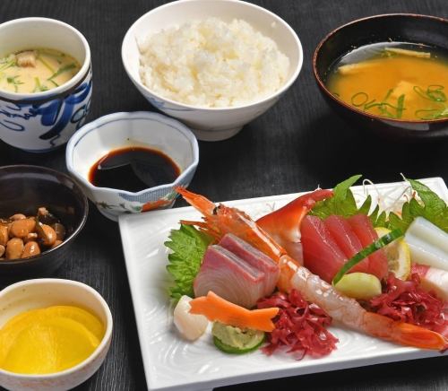 A wide variety of "lunch and dinner set meals" and "Yakiniku set meals"♪