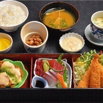 【仅限平日】松花堂便当炸虾或炸牡蛎1,650日元（含税）
