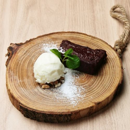 濃厚チーズケーキとバニラアイス