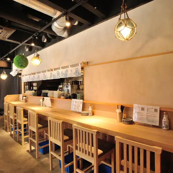 仲間内の飲み会やご家族・ママ会、会社の打ち上げや誕生日会、デートの二次会にも◎ 落ち着いた内装で大人の集まりにもおすすめ。