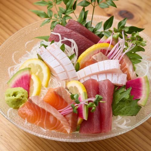 香りと旨味を味わう 鮮魚と鰹の藁焼きが自慢！