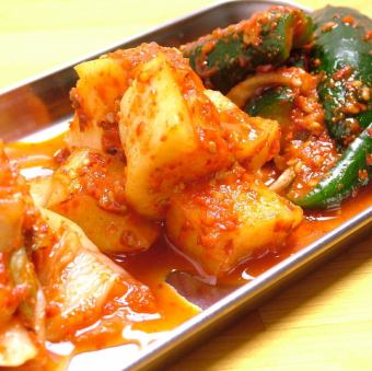 Assorted Kimchi / Sutto! Chanja