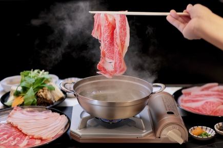 Shabu-shabu or Sukiyaki course, Japanese Black Beef and Agu Pork (Pie Pork) 200g 6,600 yen (tax included)