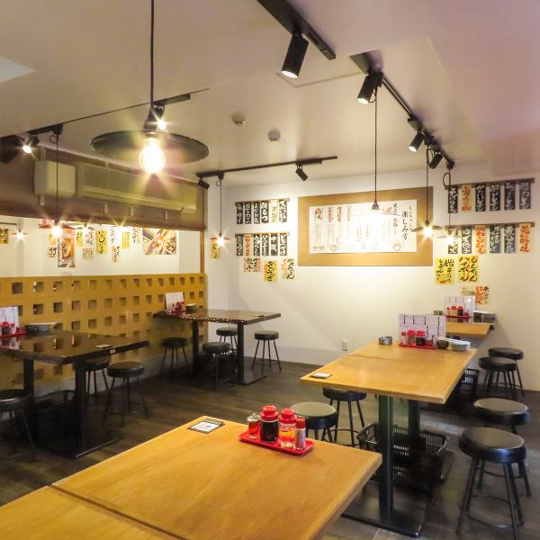 ≪アットホームな空間でワイワイと♪≫当店は、大衆酒場ならではのカジュアルな雰囲気が魅力！同僚とのサシ飲みや女子会、仲間内での飲み会にぴったりのお席を用意しています。気軽に立ち寄れて、ガヤガヤ楽しむのが大好きな方におすすめです◎美味しい料理とお酒を片手に、笑い声が絶えない楽しい時間をお過ごしください♪