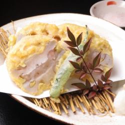 Deep-fried Kaga lotus root and shrimp