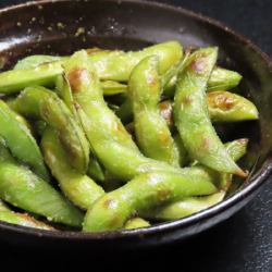烤毛豆佐咸黑喉鲈鱼