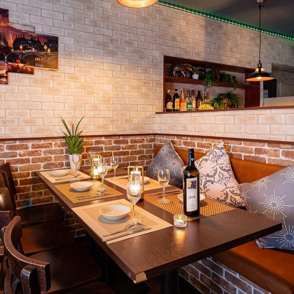 Our modern Spanish restaurant is equipped with semi-private sofa seats, modern table seats, and private rooms for banquets! Perfect for a variety of occasions, from girls' nights and large banquets to dates and parties. Enjoy your meal at your own pace without worrying about those around you. Please feel free to contact us.