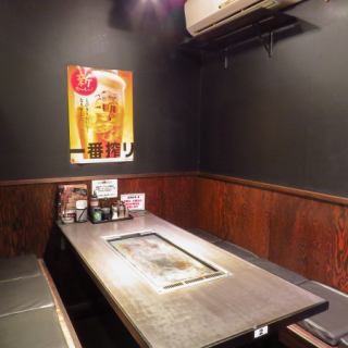 【6人掛け座敷】ご友人やご家族とのお食事に最適な広々とした席。