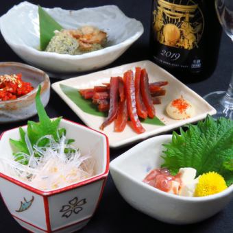 Takine's small drink set ♪ 3 types of obanzai & 1 dish + 1 drink for 1000 yen